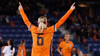 Oranje (v) ongenadig voor Indonesië met recordzege